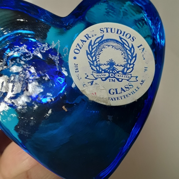 Kissing Blue birds happiness signed 1990 - Picture 8 of 9